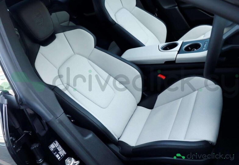Porsche Taycan Black