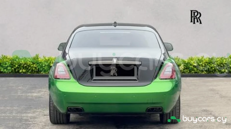 Rolls-Royce Ghost Зеленый