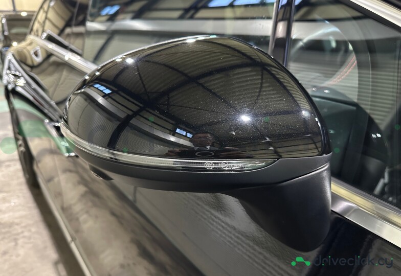 Mercedes EQE Black