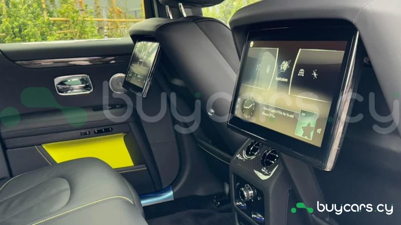 Rolls-Royce Ghost Зеленый