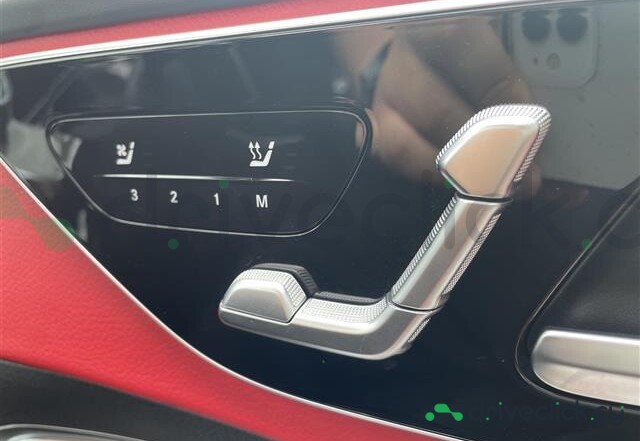 Mercedes C-class Red