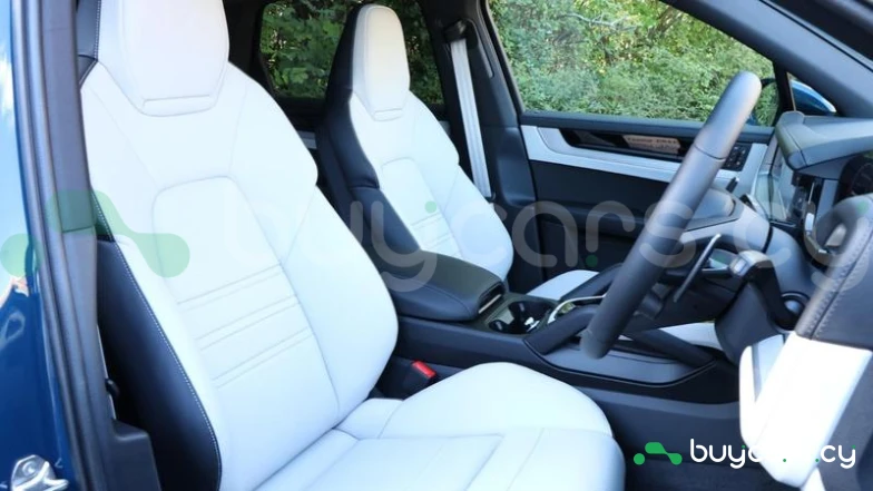 Porsche Cayenne Синий