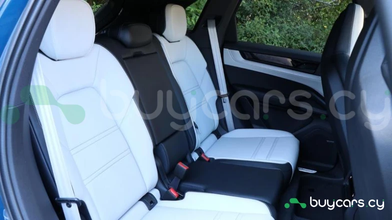 Porsche Cayenne Синий