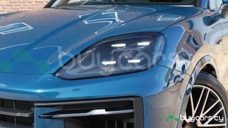 Porsche Cayenne Синий
