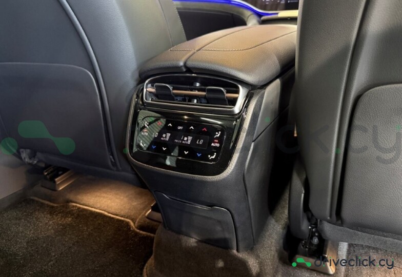 Mercedes EQE SUV Black