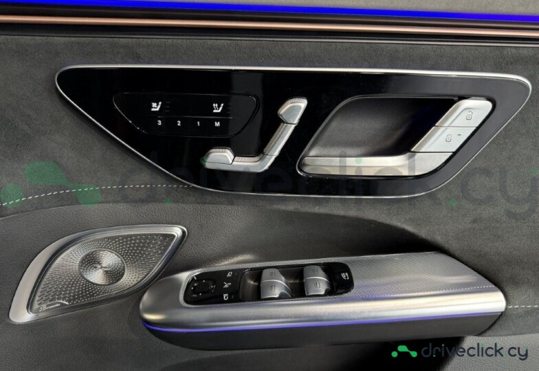 Mercedes EQE SUV Black