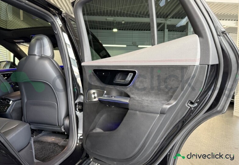 Mercedes EQE SUV Black