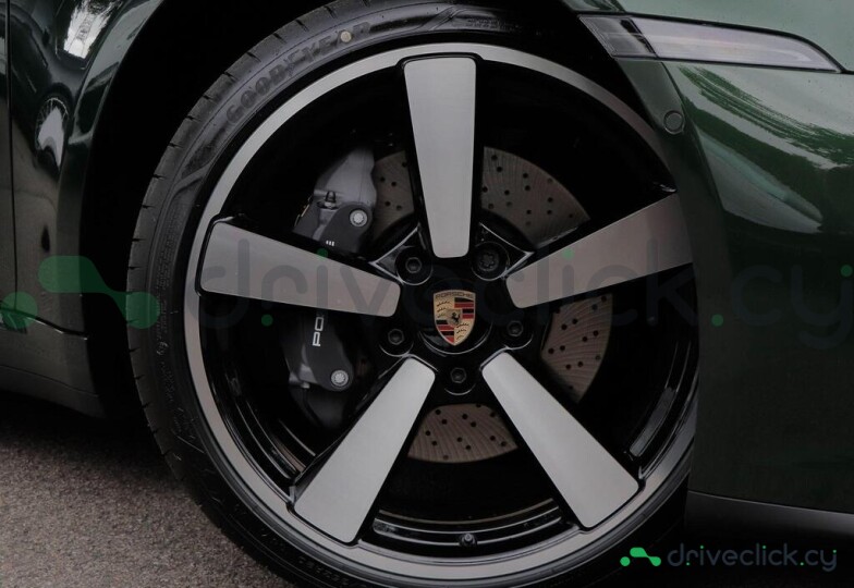 Porsche 911 Green