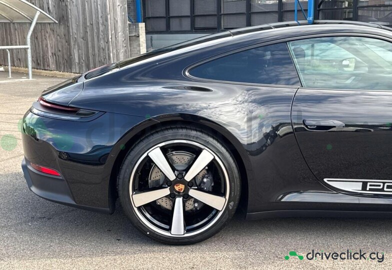 Porsche 911 Black