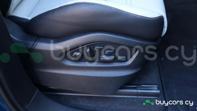 Porsche Cayenne Синий