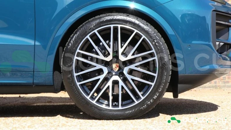 Porsche Cayenne Синий