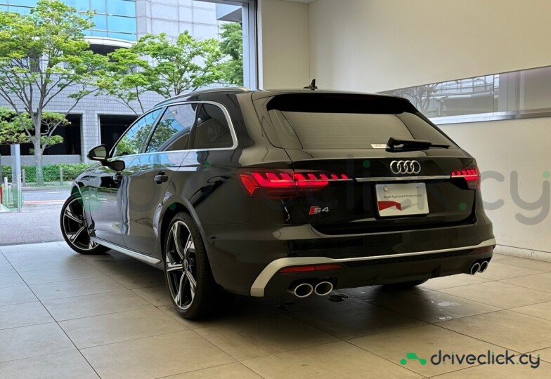 Audi S4 Black