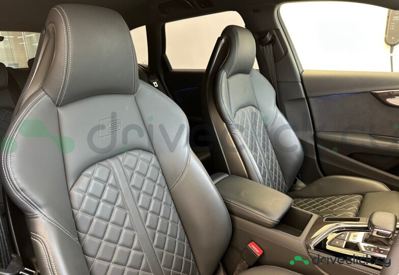 Audi S4 Black