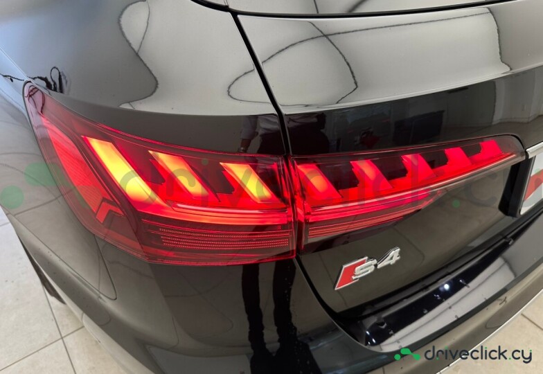 Audi S4 Black