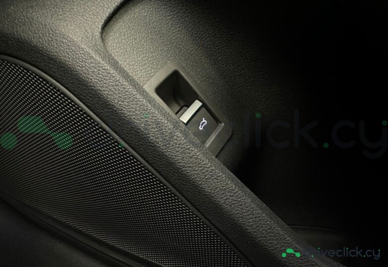 Audi S4 Black