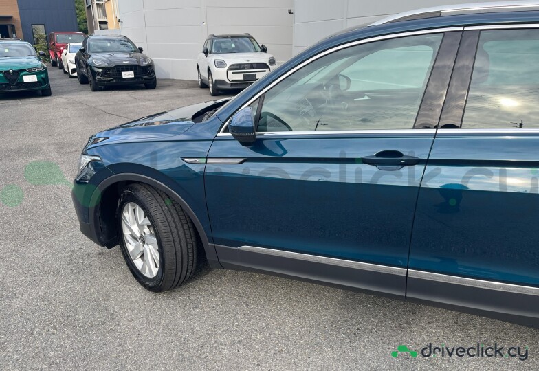 Volkswagen Tiguan Blue
