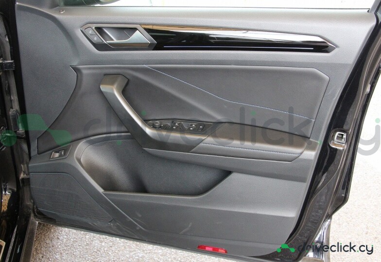 Volkswagen T-Roc Black