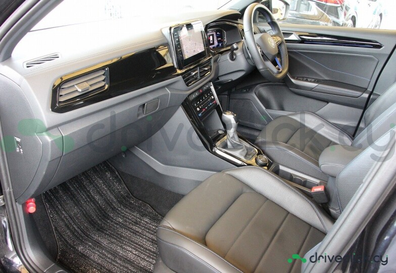 Volkswagen T-Roc Black