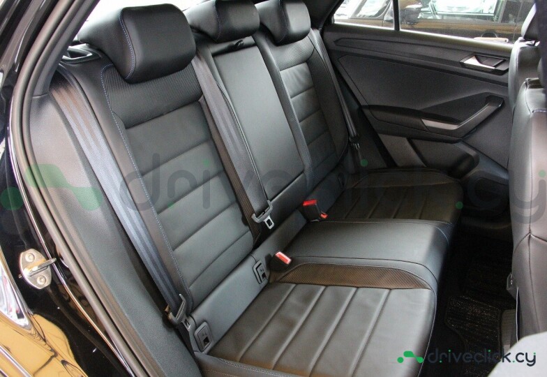 Volkswagen T-Roc Black