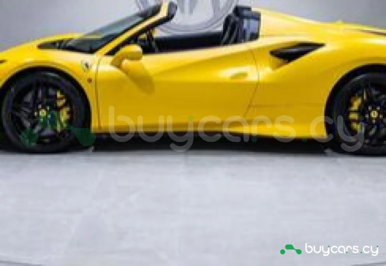 Ferrari F8 Spider Желтый