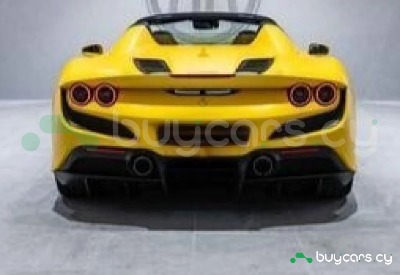 Ferrari F8 Spider Желтый