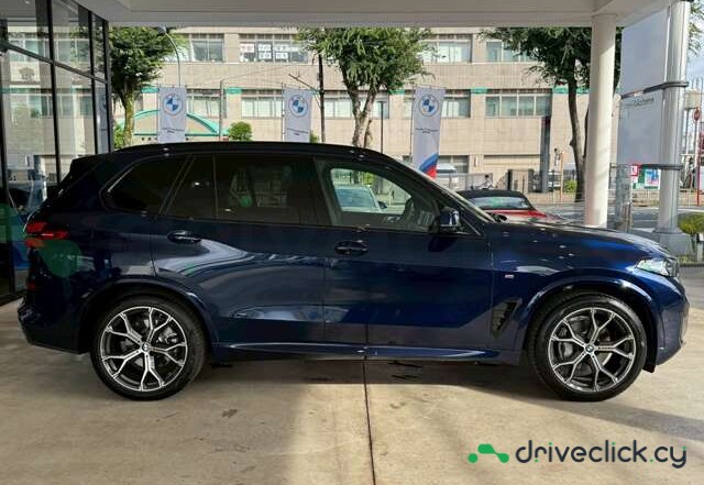 BMW X5 Blue