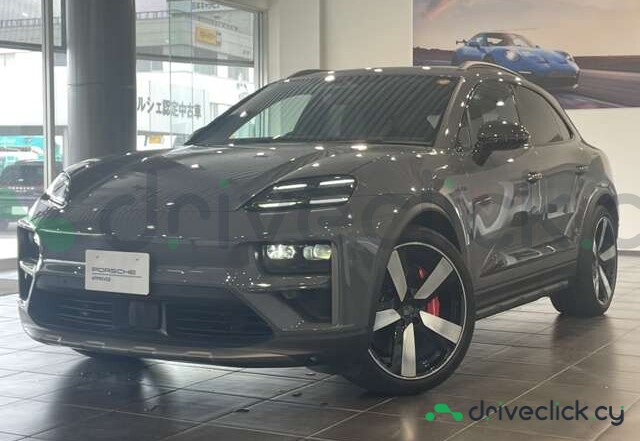 Porsche Macan Grey