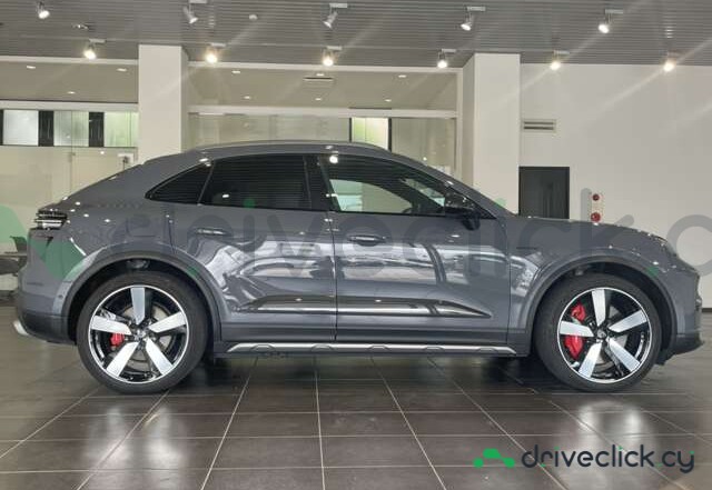 Porsche Macan Grey