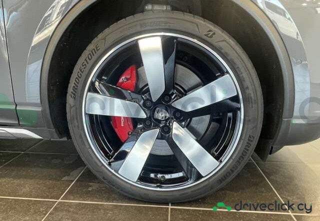 Porsche Macan Grey