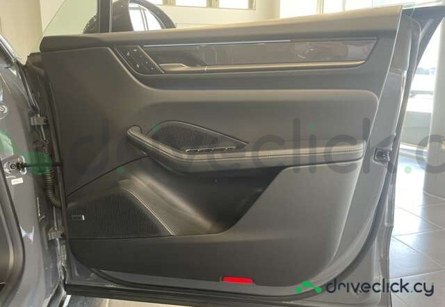 Porsche Macan Grey