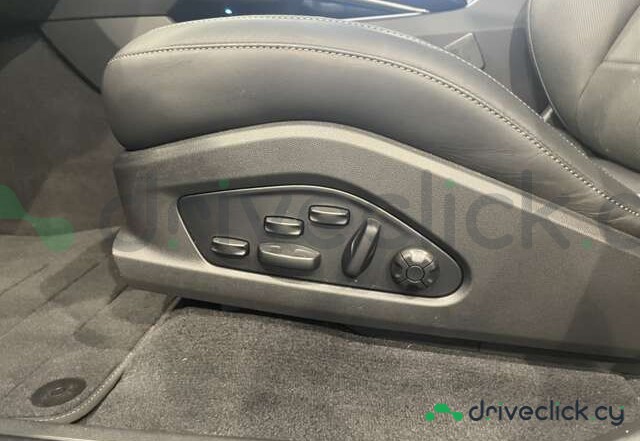 Porsche Macan Grey