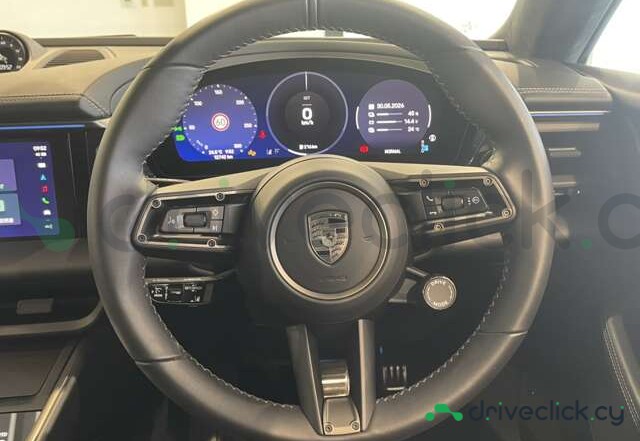 Porsche Macan Grey