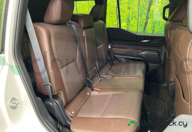 Toyota Land Cruiser 250 White
