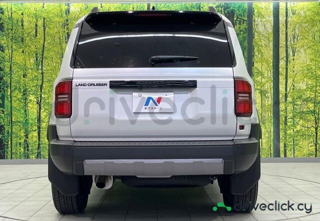 Toyota Land Cruiser 250 White