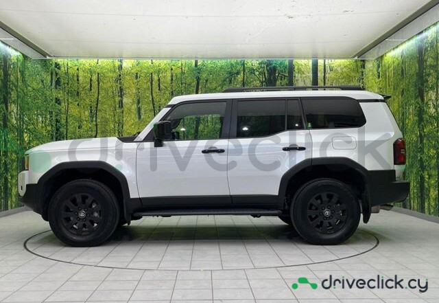 Toyota Land Cruiser 250 White
