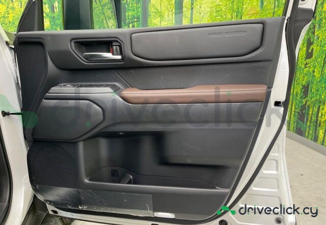 Toyota Land Cruiser 250 White