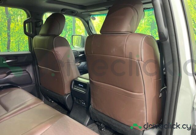 Toyota Land Cruiser 250 White