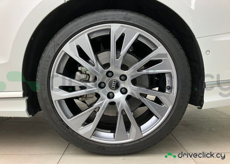 Audi A8 White