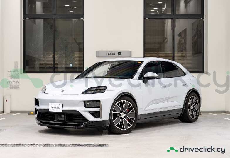 Porsche Macan Grey