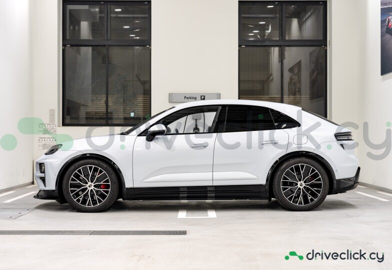 Porsche Macan Grey