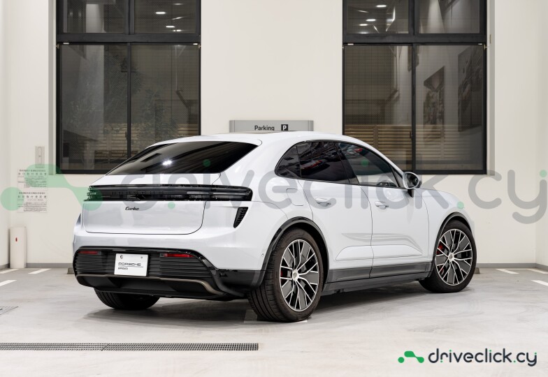 Porsche Macan Grey
