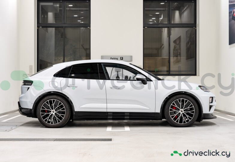 Porsche Macan Grey