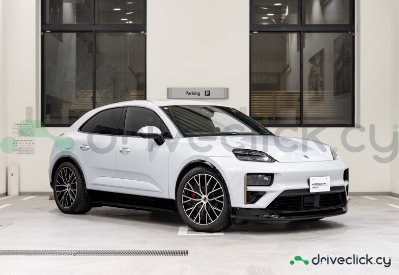 Porsche Macan Grey