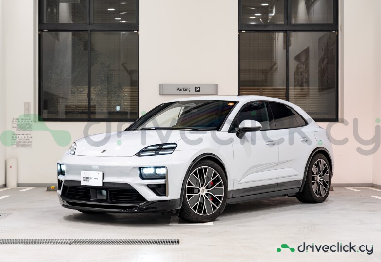 Porsche Macan Grey
