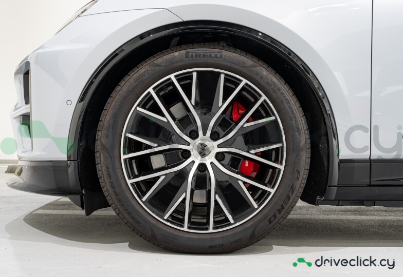 Porsche Macan Grey