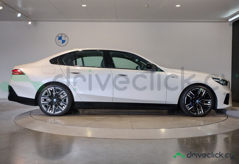 BMW i5 White