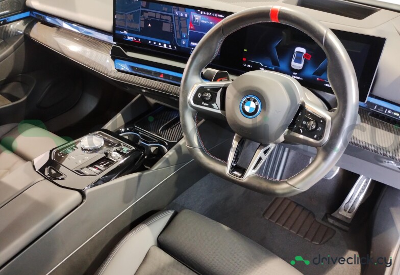 BMW i5 White