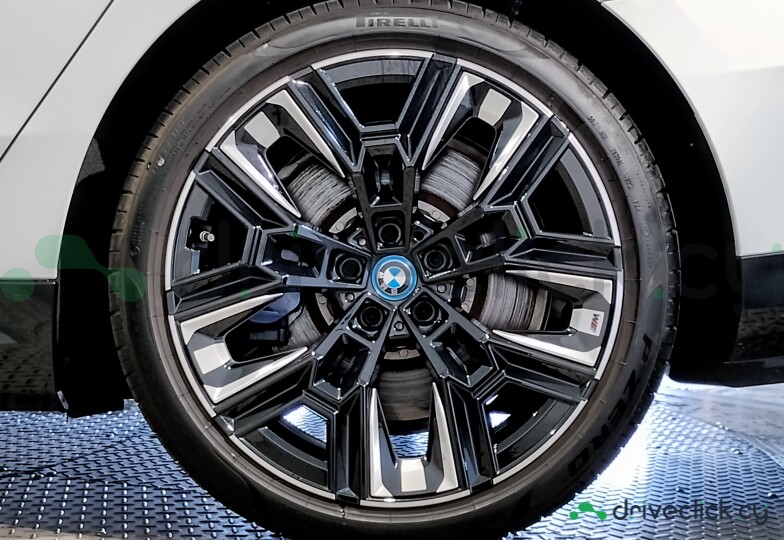 BMW i5 White