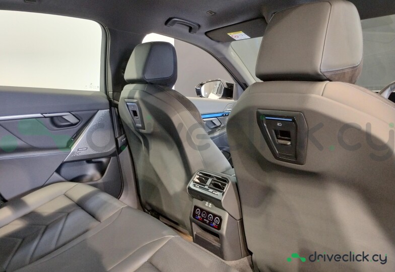 BMW i5 White