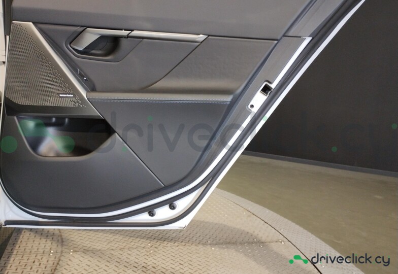 BMW i5 White